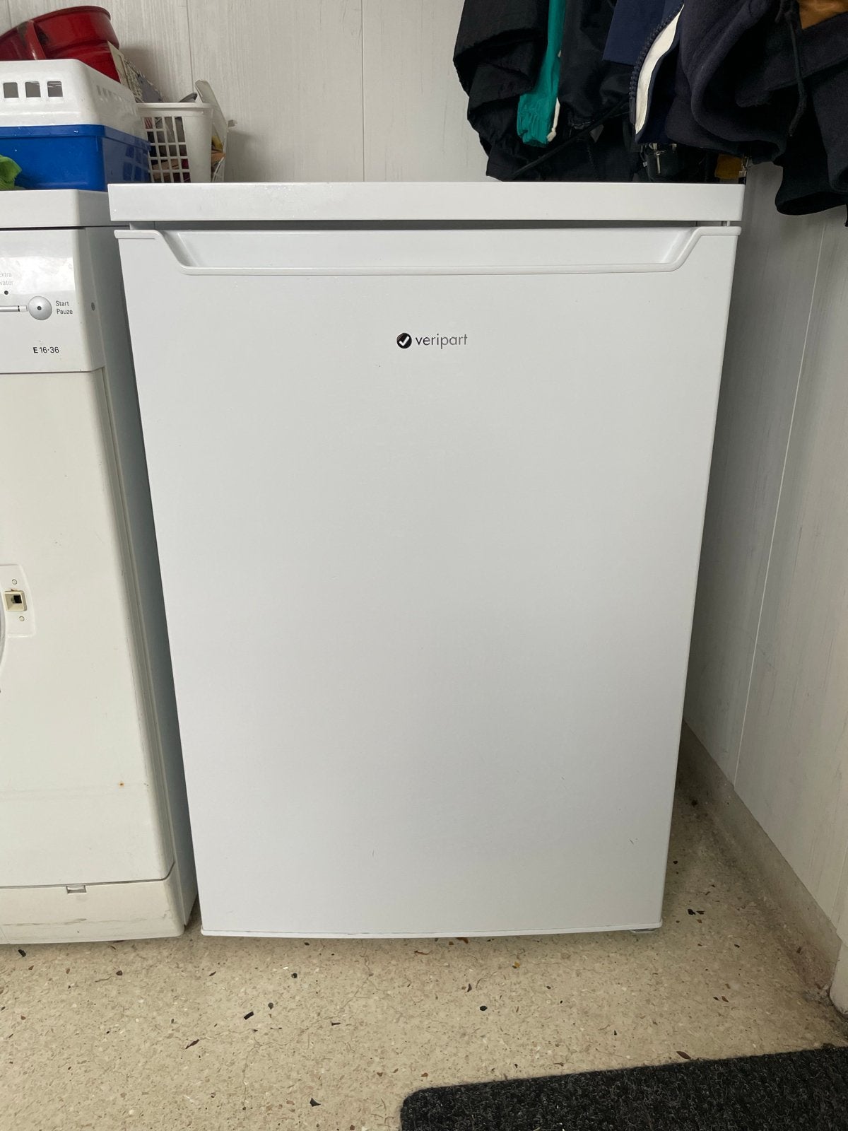 Veripart VPKK701 Koelkast - Compact en Efficiënt, Witgoed en Apparatuur, Koelkasten en IJskasten, Zonder vriesvak, 75 tot 100 liter