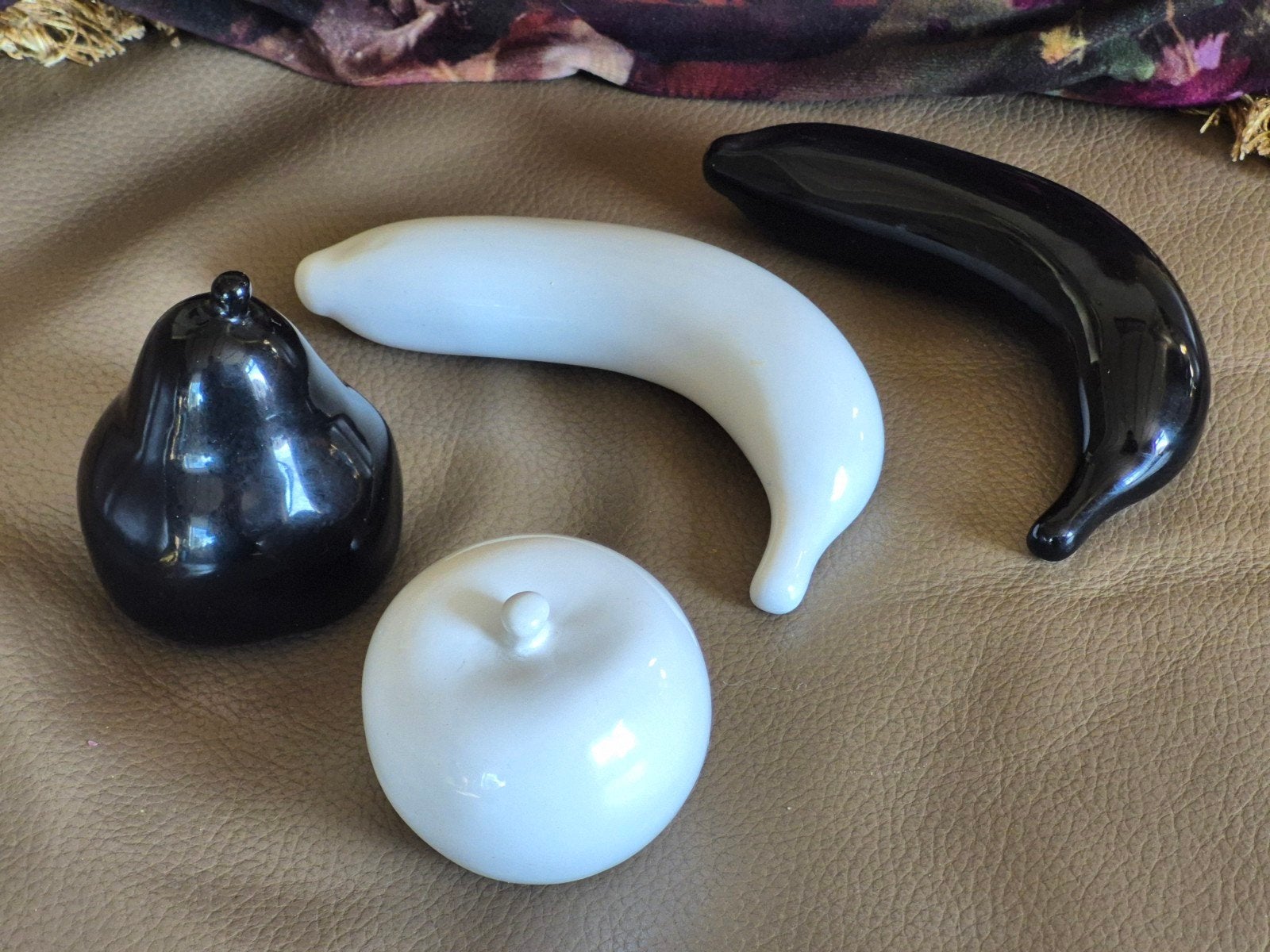 vintage keramiek fruit set van 4 zwart wit jaren 80/90, Huis en Inrichting, Ophalen of Verzenden, Zo goed als nieuw, Steen/keramiek