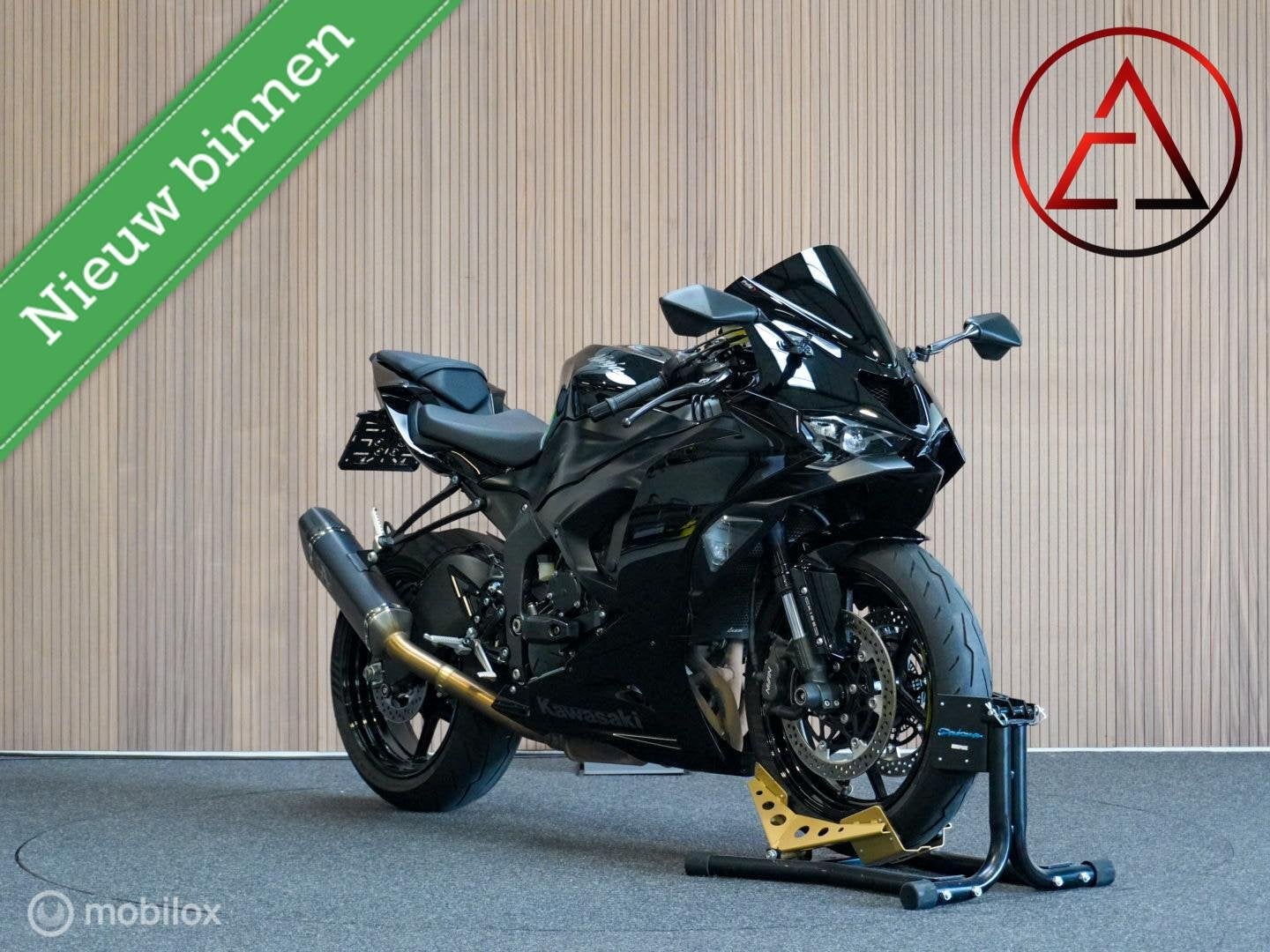 Kawasaki ZX-6R 2025 Zwart | Arrow + decat | 7.862 km, Motoren, 636 cc, Kawasaki, Christiaan huygensweg 32D, Bedrijf