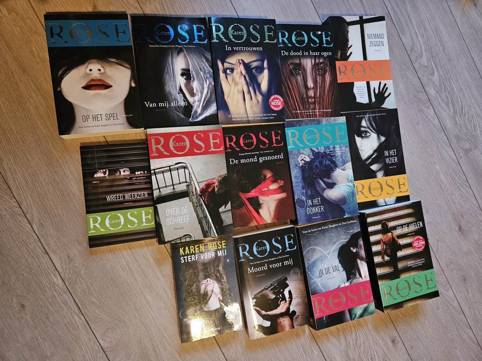 8x Karen Rose boeken zo goed als nieuw, Ophalen of Verzenden, Gelezen