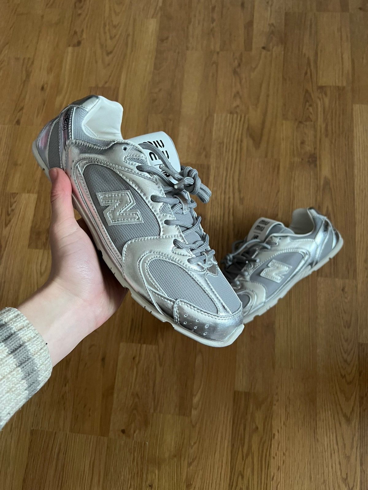 New Balance 530 x Miu Miu silver, Kleding | Heren, Ophalen of Verzenden, Zo goed als nieuw, Overige kleuren