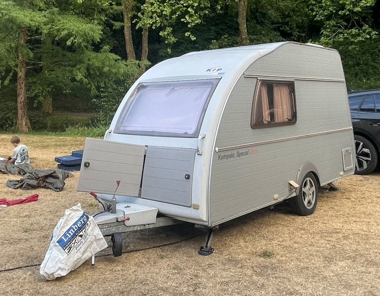 Kip Kompakt 37K (2003) Kluscaravan met dakschade (compleet!), Standaardzit, Kip, Particulier, Luifel