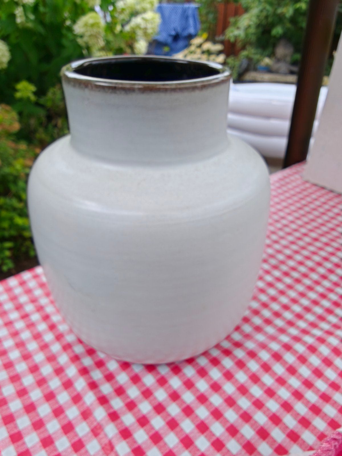 Gesigneerde Mobach vaas 505 - Wit, 20 cm hoog, Antiek en Kunst, Antiek | Vazen, Ophalen of Verzenden