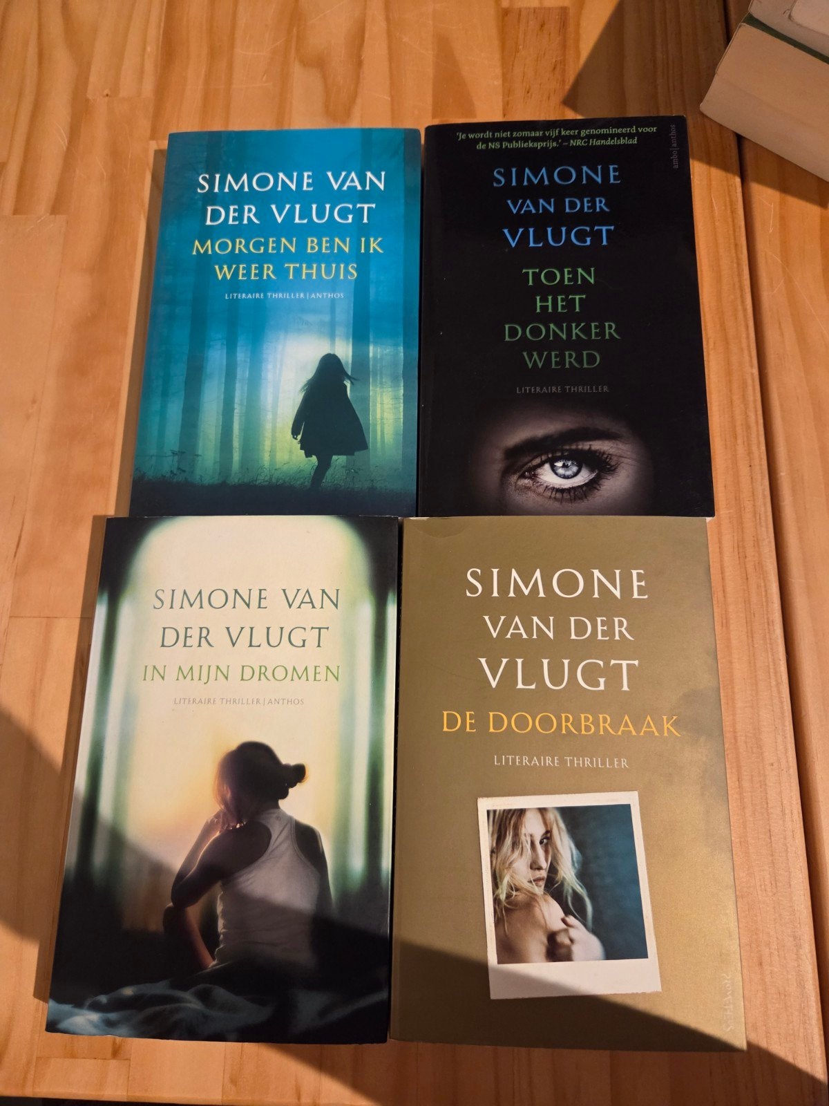 Simone van der Vlugt Thriller Boeken Set (4 stuks), Ophalen of Verzenden, Zo goed als nieuw, Simone van der Vlugt, Nederland