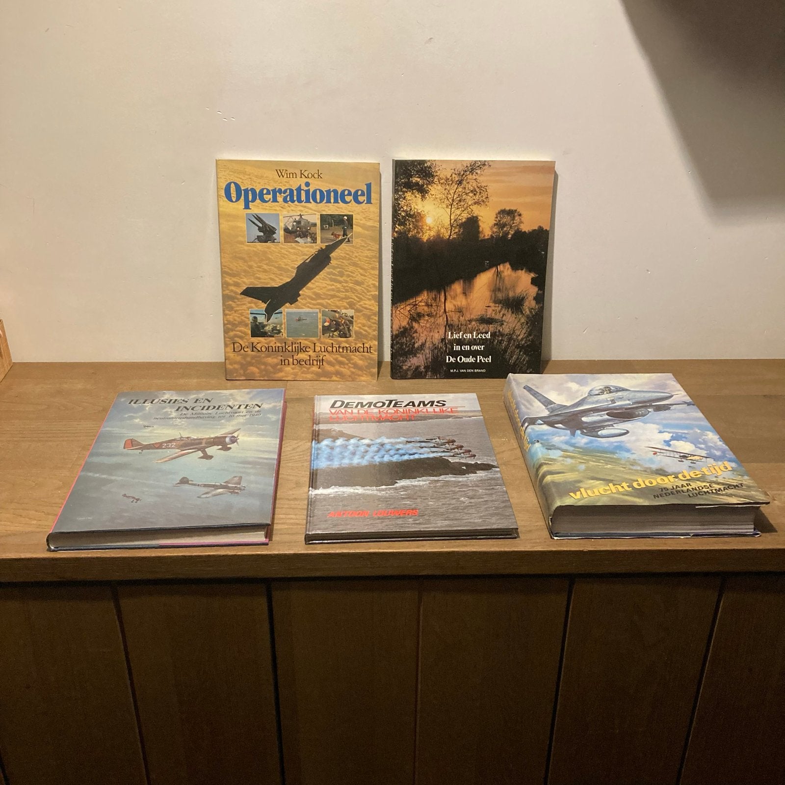 5 boeken over de luchtmacht - diverse onderwerpen, Ophalen, 1945 tot heden, Gelezen, Luchtmacht