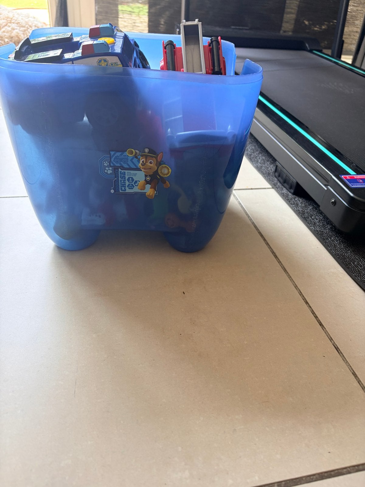 Paw Patrol auto’s en figuren in opbergbak, Ophalen of Verzenden, Zo goed als nieuw
