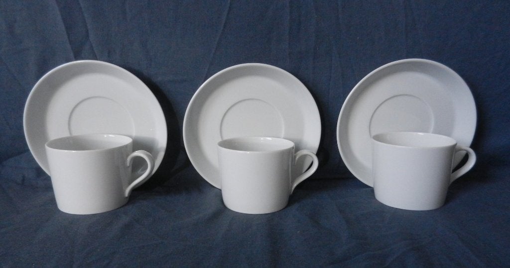 Drie witte koppen en schotels Arzberg Tric vrijwel nieuwst., Arzberg, Nieuw, Ophalen of Verzenden, Modern