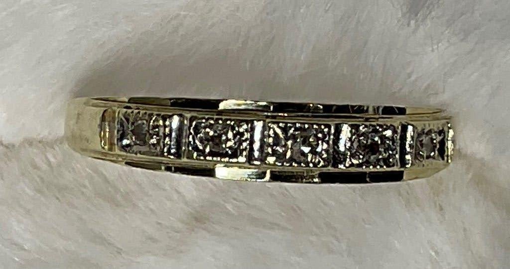 Gouden rijring met briljantjes, Sieraden, Tassen en Uiterlijk, Ophalen of Verzenden, Zo goed als nieuw, 17 tot 18, Met edelsteen