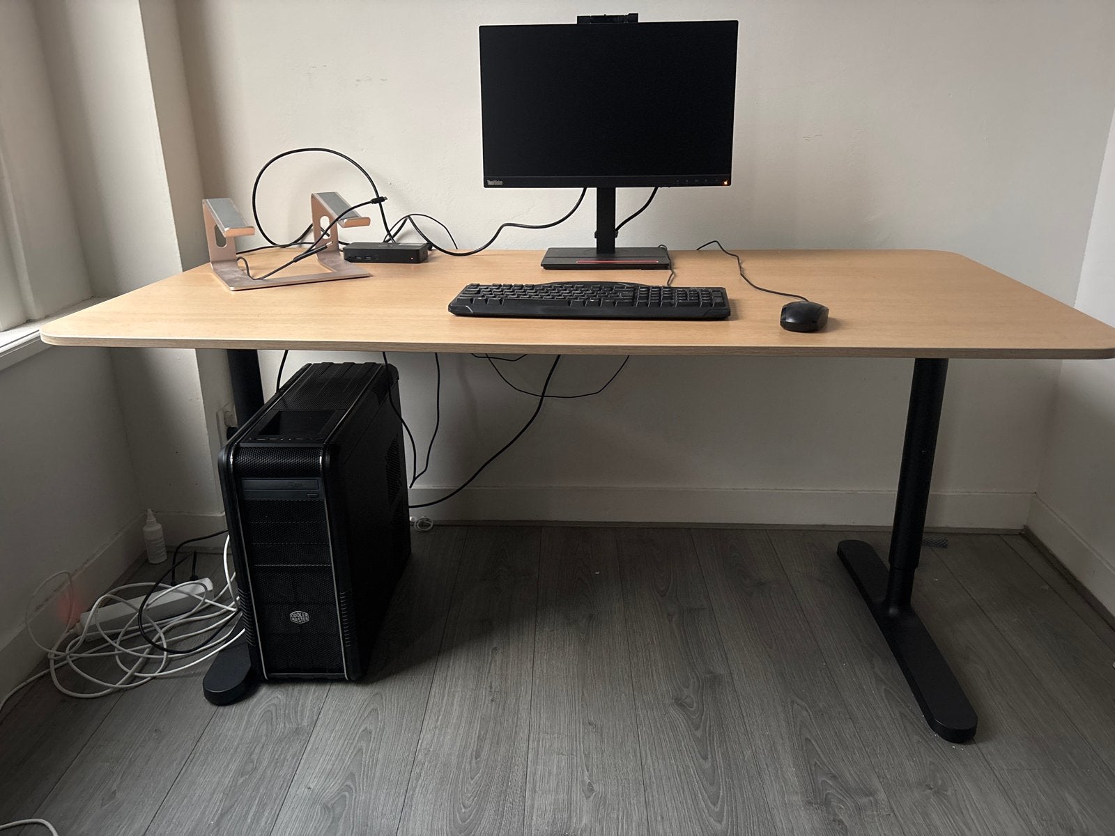 IKEA Bureau - Ideaal voor Thuiswerkplek of Gaming, Ophalen, Spaanplaat of MDF, Bruin, Zo goed als nieuw