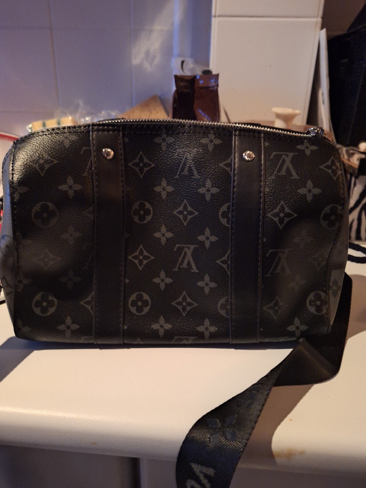 Stijlvolle zwarte handtas met LV-monogram, Ophalen of Verzenden, Nieuw, Zwart, Schoudertasje