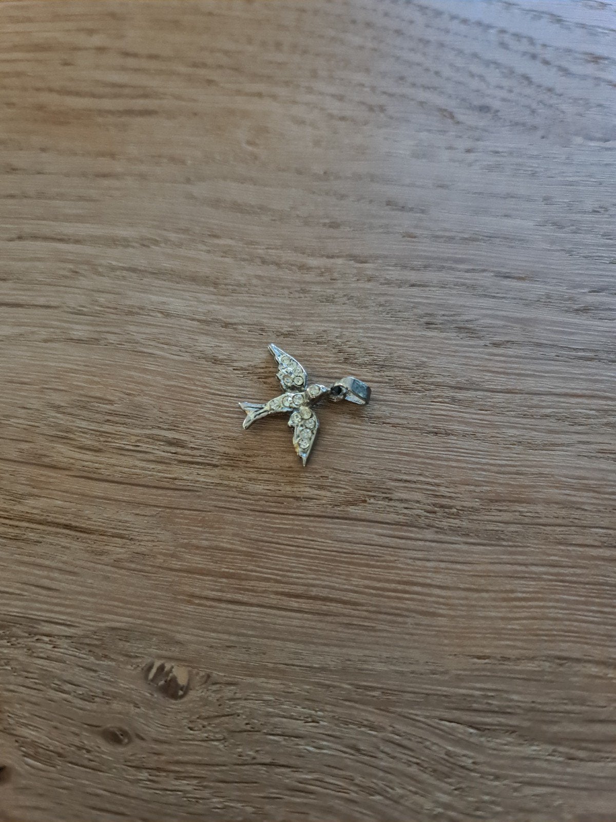 Zilverkleurige Zwaluw Hanger met Strass Steentjes, Overige materialen, Ophalen of Verzenden, Zo goed als nieuw, Zilver