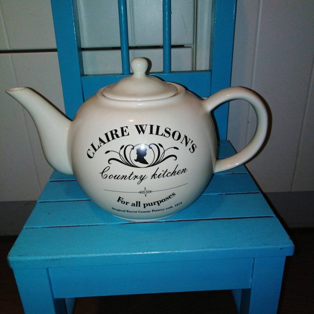 Claire Wilson's tea pot met klein mankementje, Huis en Inrichting, Keuken | Servies, Ophalen, Gebruikt, Overige merken, Overige typen