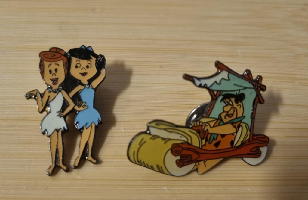 2 pins Flintstones, Verzamelen, Ophalen of Verzenden, Zo goed als nieuw, Figuurtje, Speldje of Pin