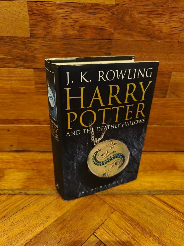 Harry Potter and the Deathly Hallows, Verzamelen, Harry Potter, Ophalen of Verzenden, Zo goed als nieuw, Boek of Poster