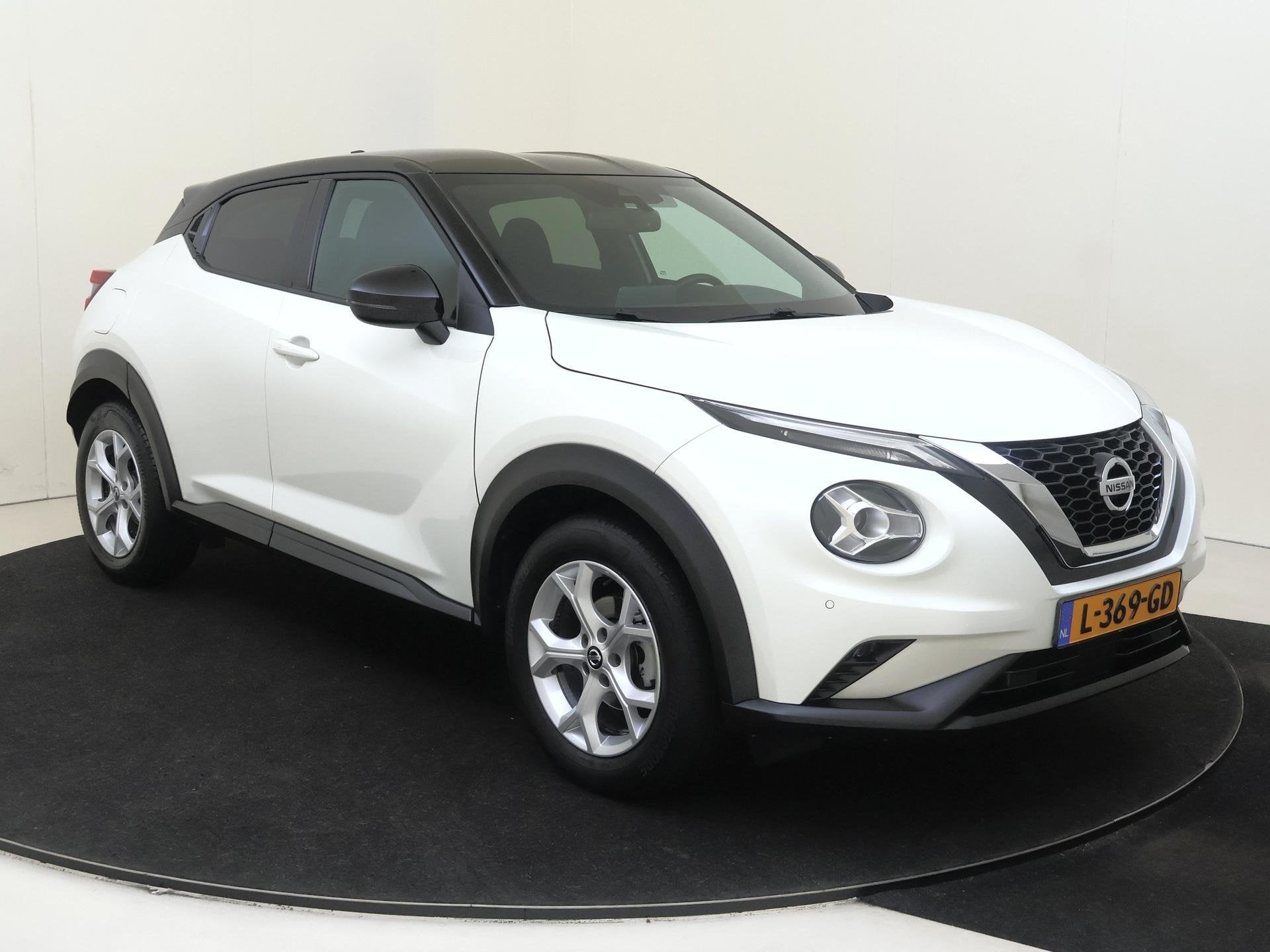 Foto 2 van Nissan Juke 1.0 DIG-T N-Connecta | BTW| Automaat | Navigatie