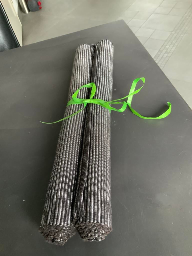 Twee nieuwe placemats. Zilverkleurig., Ophalen of Verzenden, Nieuw, Overige kleuren, Placemat