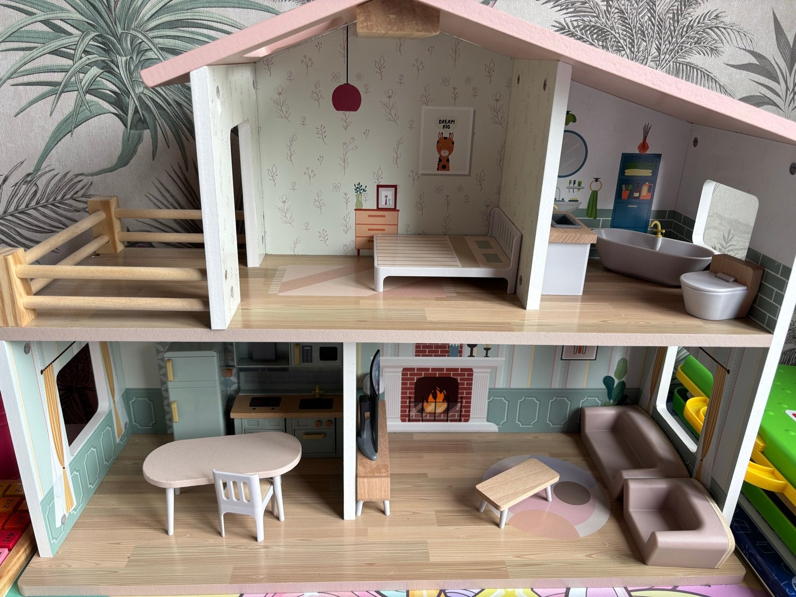 Nette Action Poppenhuis - Tafel formaat, nooit mee gespeeld, Ophalen, Zo goed als nieuw, Poppenhuis