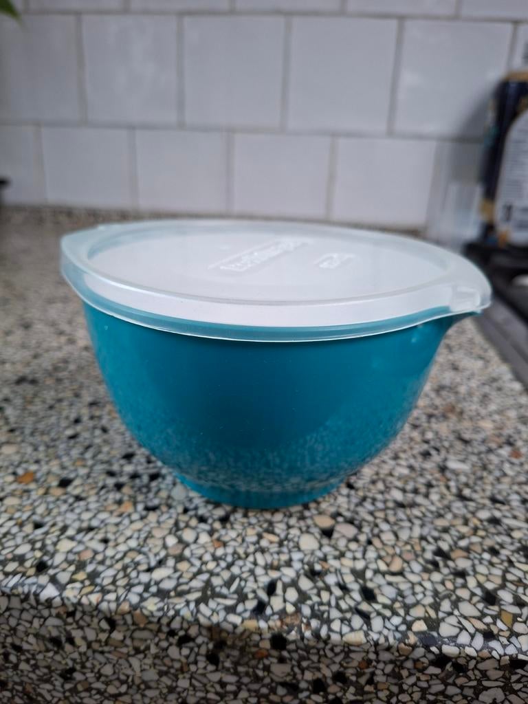 Rosti mepal beslagkom 500 ml met deksel anti slip, Ophalen of Verzenden, Zo goed als nieuw