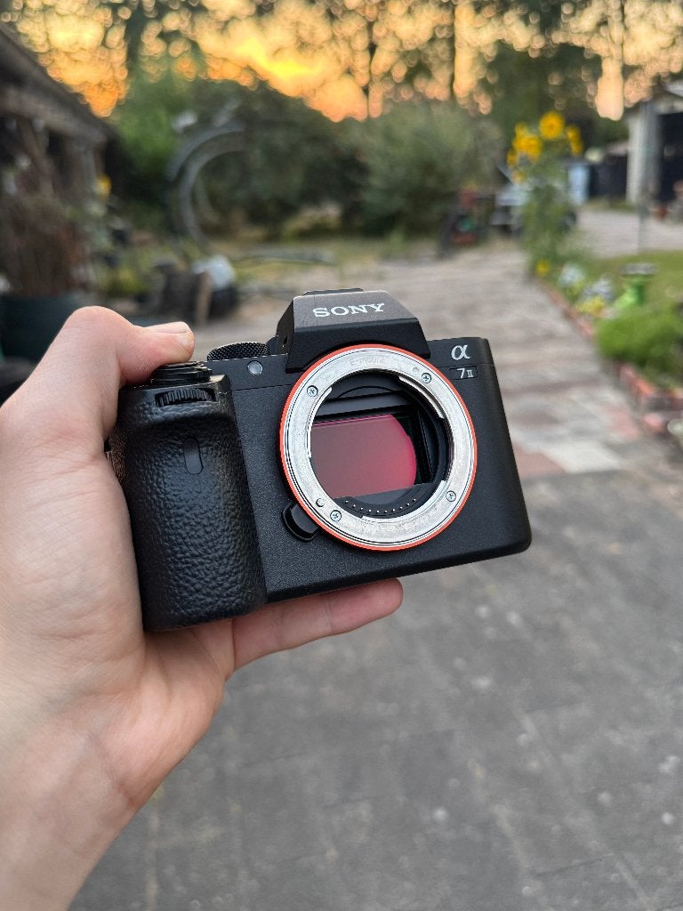 Sony Alpha A7 II + 28-70mm lens, 6 accu’s en triple oplader, Audio, Tv en Foto, Fotocamera's Digitaal, Ophalen of Verzenden, 24 megapixels