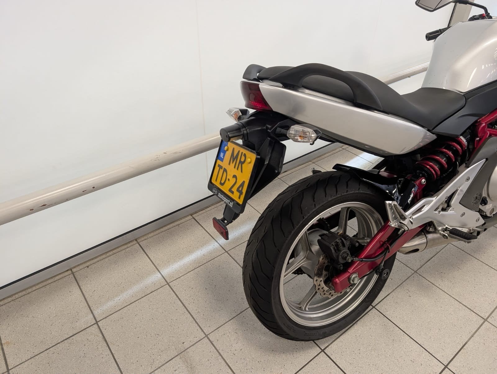 Kawasaki ER-6 n ABS (bj 2007), Info@kawasaki.nl, Jacobus Spijkerdreef 1-3
2132 PZ  Hoofddorp, NL, Kawasaki Motors Europe N.V.