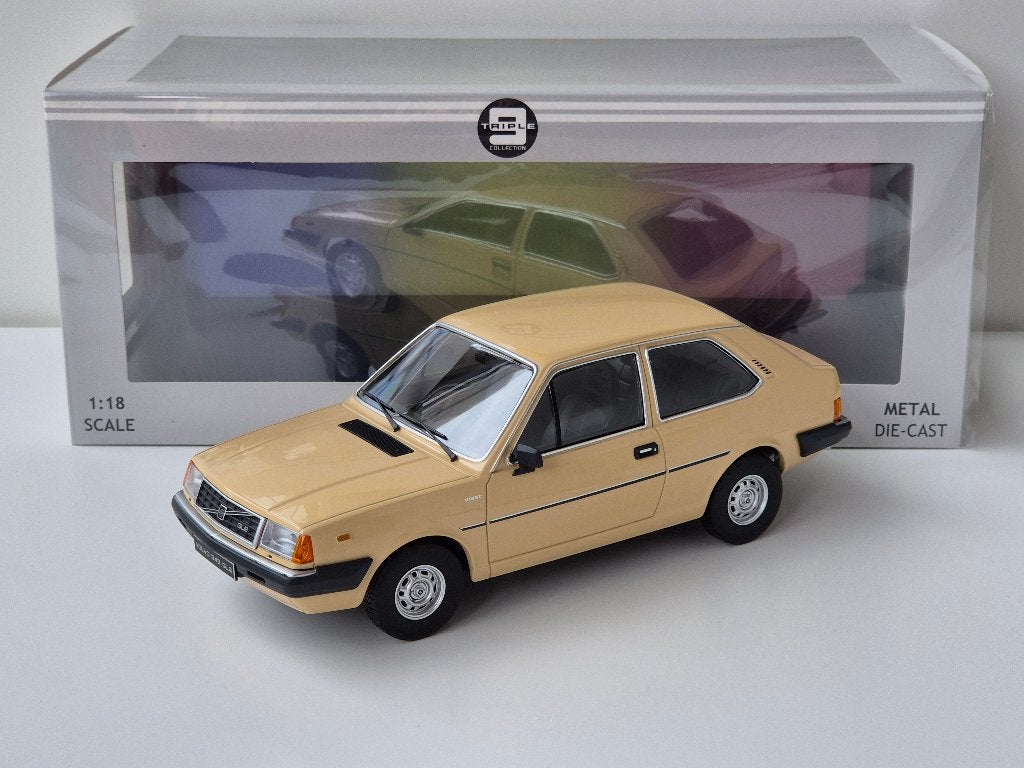 1:18 Triple9 Volvo 343 GLS Beige 1982, Ophalen of Verzenden, Zo goed als nieuw, Auto, Overige merken