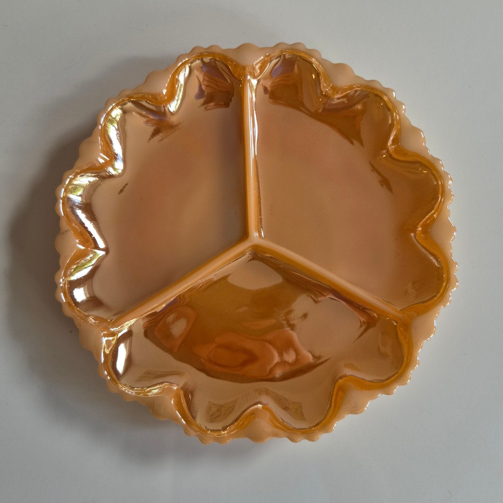 Anchor Hocking Peach Lustre serveerschaal rond 25 cm, Huis en Inrichting, Overige merken, Nieuw, Ophalen of Verzenden, Overige stijlen