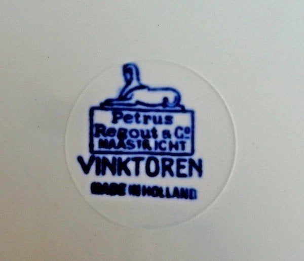 2 Petrus Regout Sphinx Vinktoren ontbijtbordjes, Verzenden