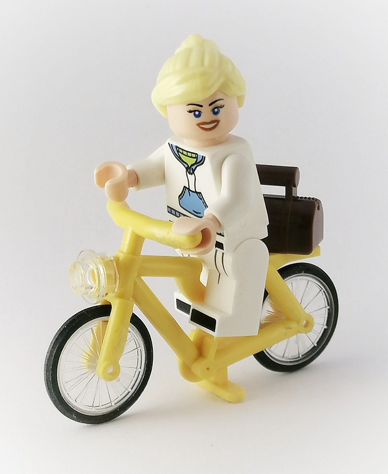 Lego minifiguur Meisje op Fiets  € 3,75, City, Lego, Nieuw, Ophalen of Verzenden