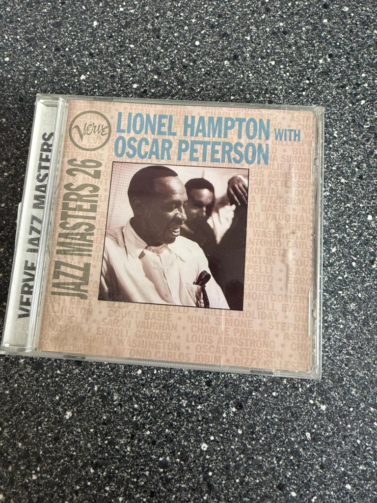 Cd lionel hampton oscar peterson jazz masters 26, Ophalen of Verzenden, 1980 tot heden, Zo goed als nieuw, Jazz