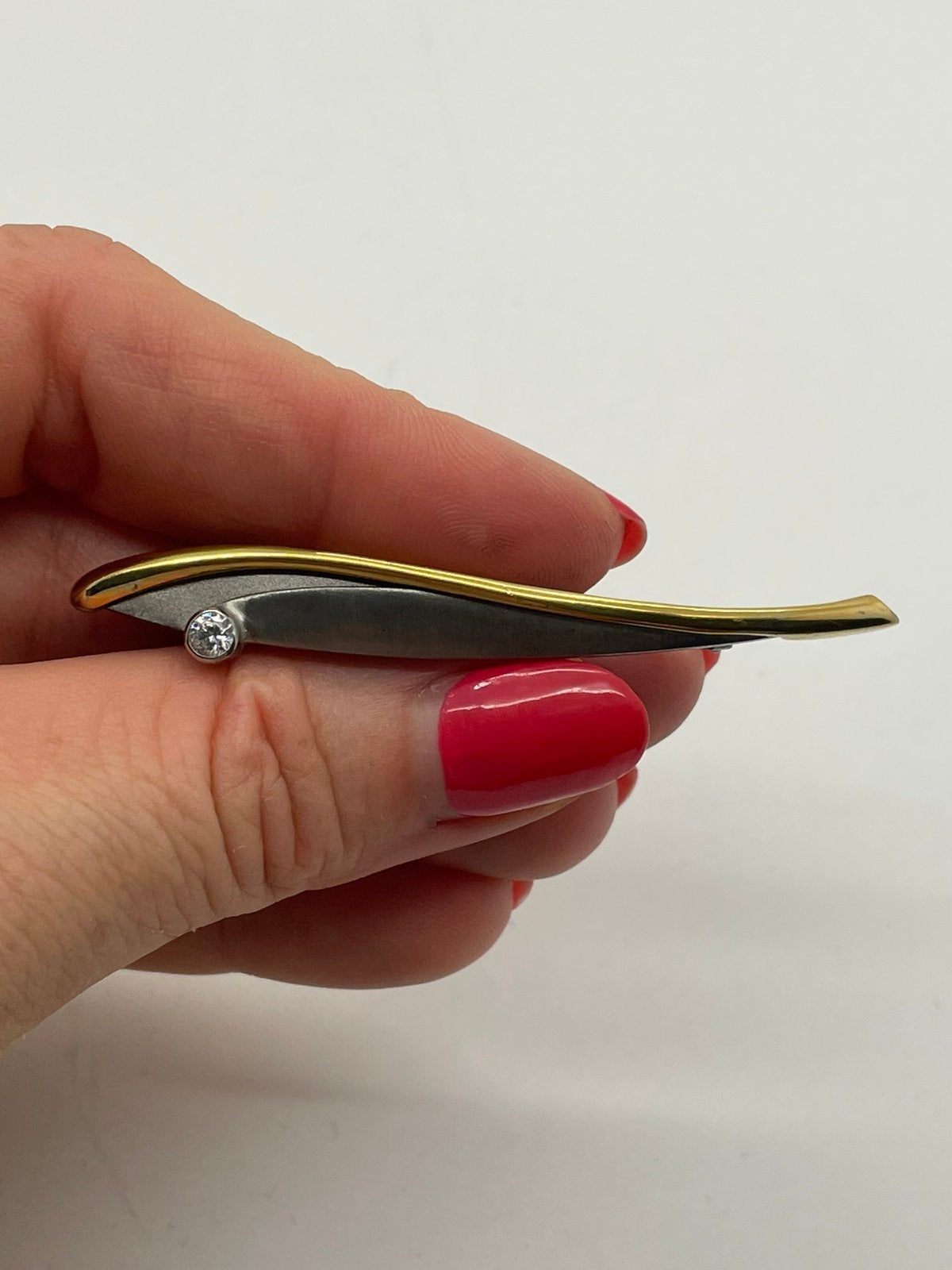 F720 Prachtige zilveren bicolor broche kristal, Sieraden, Tassen en Uiterlijk, Broches, Met kristal, 4 tot 7 cm, Ophalen of Verzenden