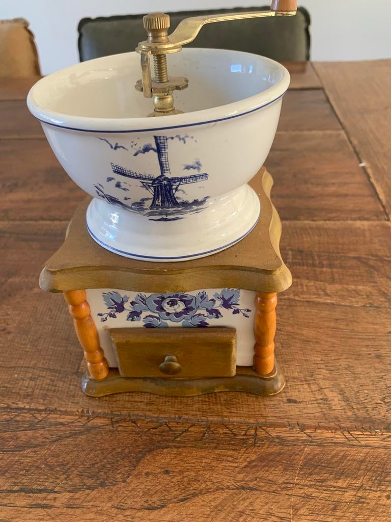 7 Brocante koffiemolens, Ophalen