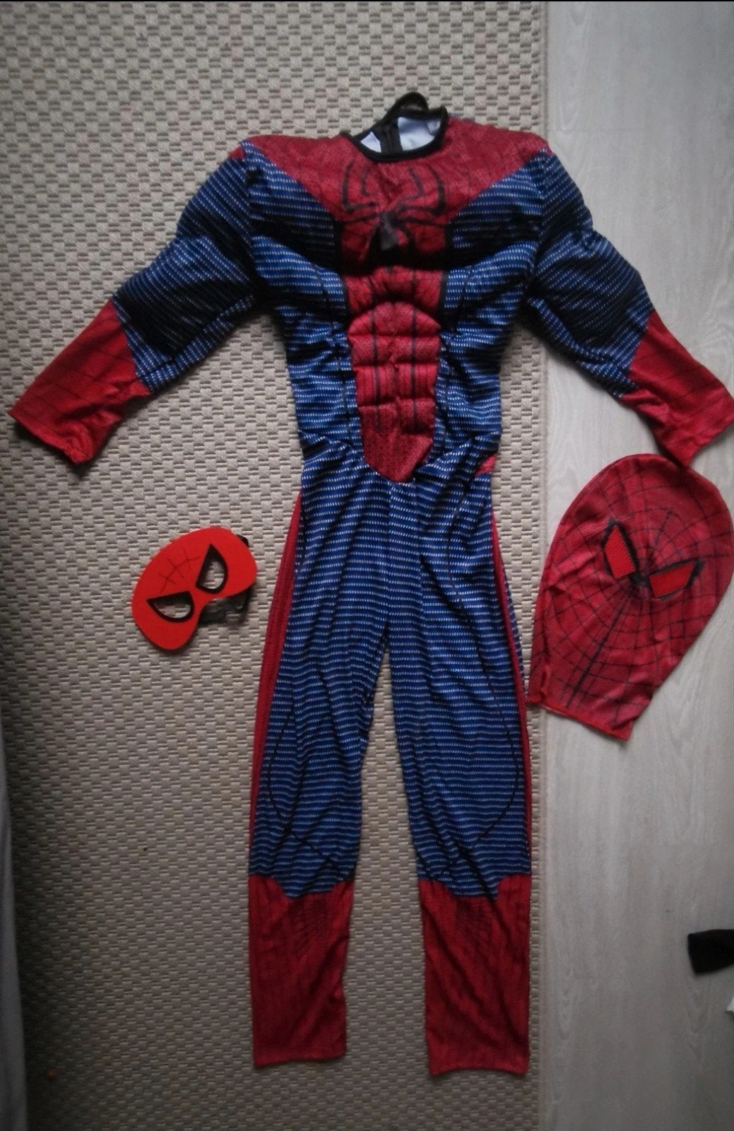 NIEUW Marvel spiderman spider man pak setje 2 masker 104 110, Kinderen en Baby's, Carnavalskleding en Verkleedspullen, Ophalen of Verzenden