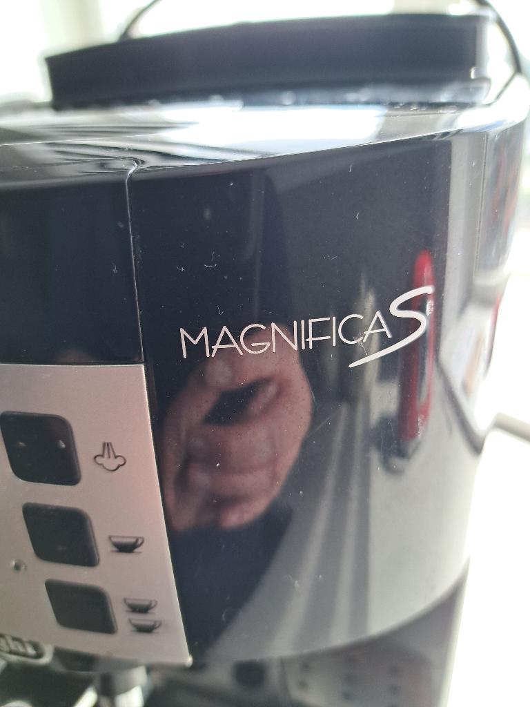 Volautomatische koffiemachine, Witgoed en Apparatuur, Koffiezetapparaten, Ophalen, Gebruikt, Koffiemachine, 2 tot 4 kopjes