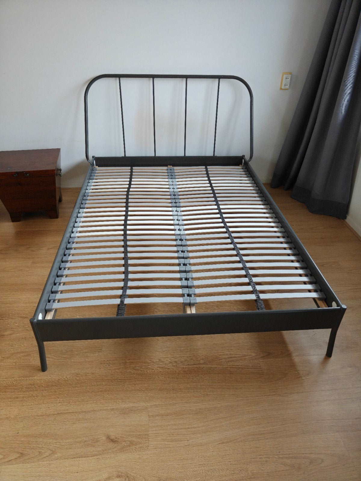 Bedframe 140x200 cm met lattenbodem, Tweepersoons, Zo goed als nieuw, 200 cm, Metaal