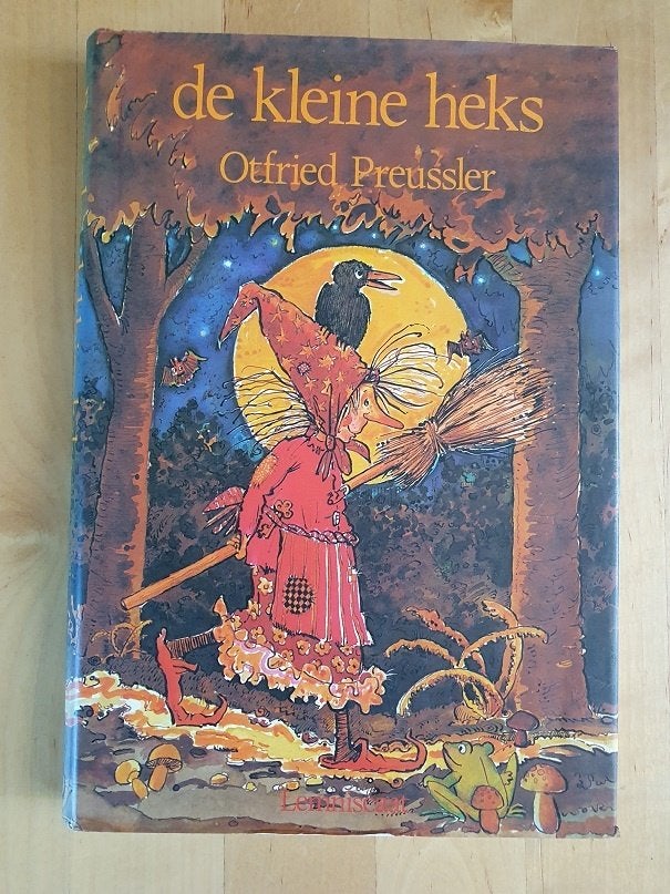 75 /   DE  KLEINE  HEKS  van  Otfried Preussler  , Ophalen of Verzenden, Zo goed als nieuw, Fictie algemeen