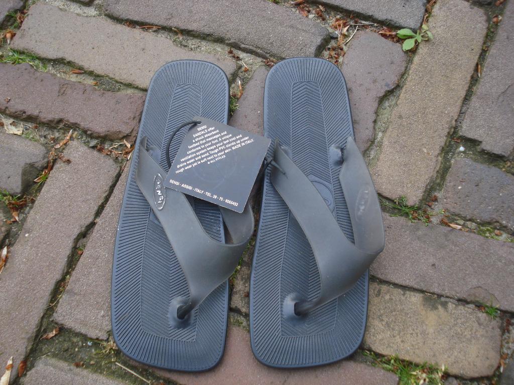 SENSI TEENSLiPPERS ZWART 37 NIEUW NU GRATIS VERZENDING POST, Slippers, Verzenden, Zwart, Nieuw