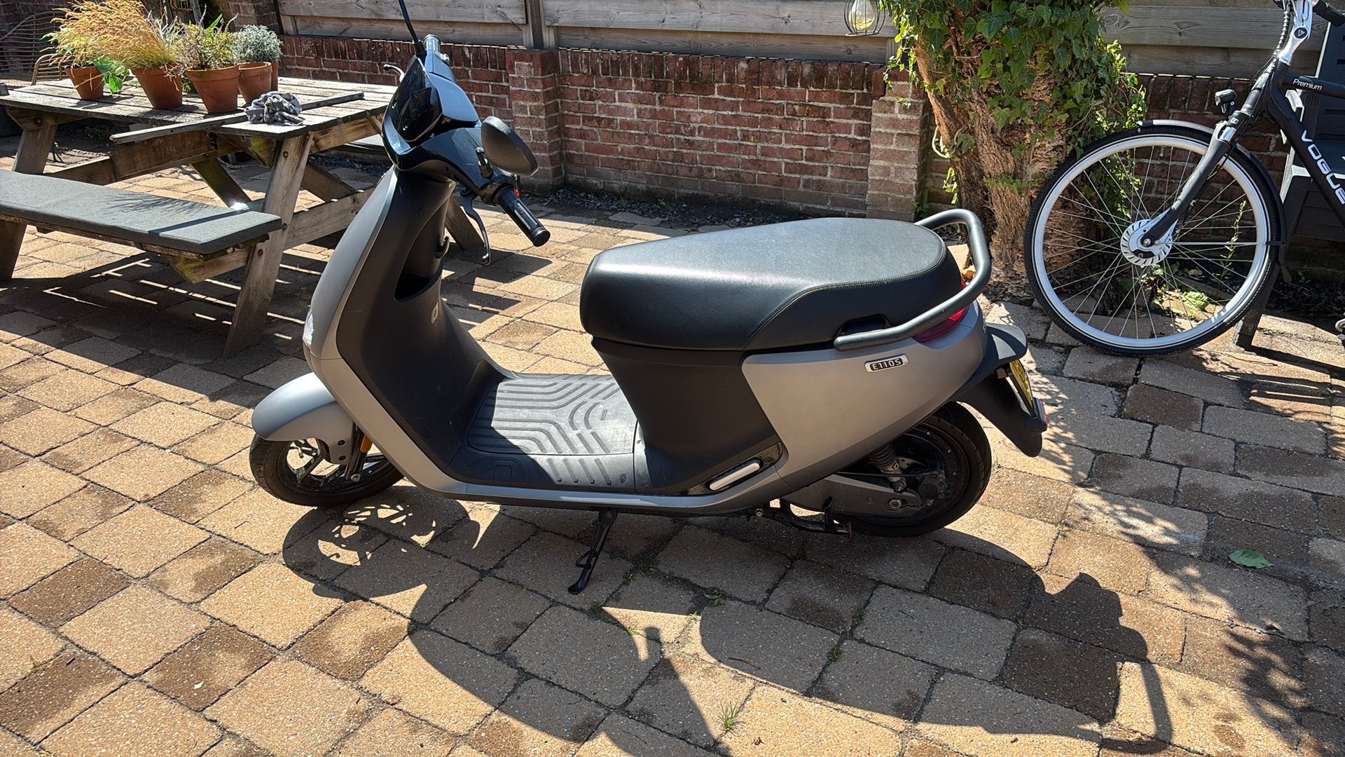 Elektrische scooter segway e110s 45km/h, Fietsen en Brommers, Snorfietsen en Snorscooters, Ophalen, Zo goed als nieuw, Elektrisch
