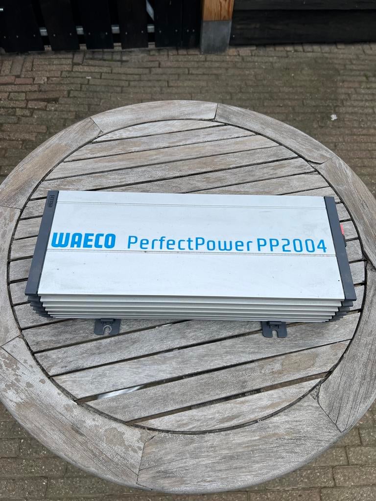 Waeco omvormer 24v 220v 2000w, Ophalen of Verzenden, Zo goed als nieuw, Elektra en Verlichting, Zeilboot of Motorboot
