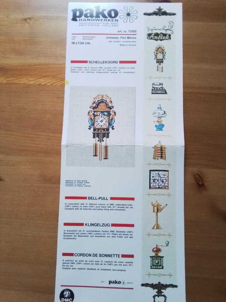 Borduurpatroon van een schellekoord, met antieke spulletjes, Ophalen of Verzenden, Zo goed als nieuw, Handborduren, Patroon