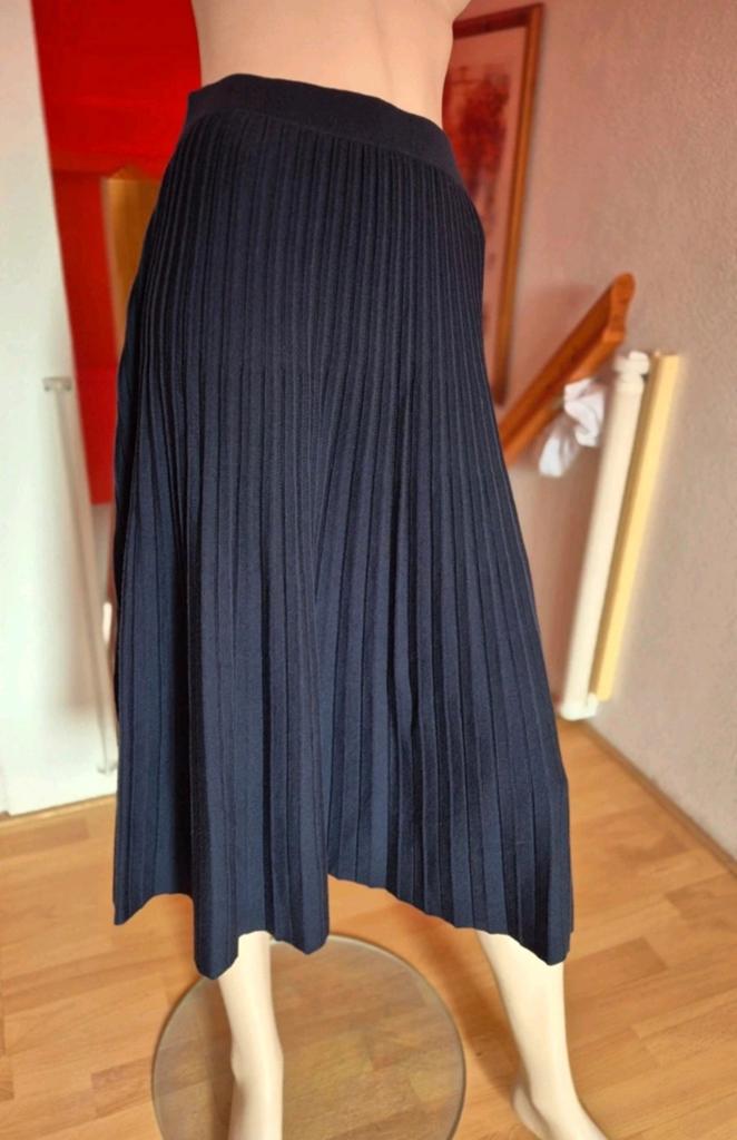 Nieuwe marineblauwe merino wollen rok maat M, LILY SILK., Maat 38/40 (M), Lillysilk, Blauw, Nieuw