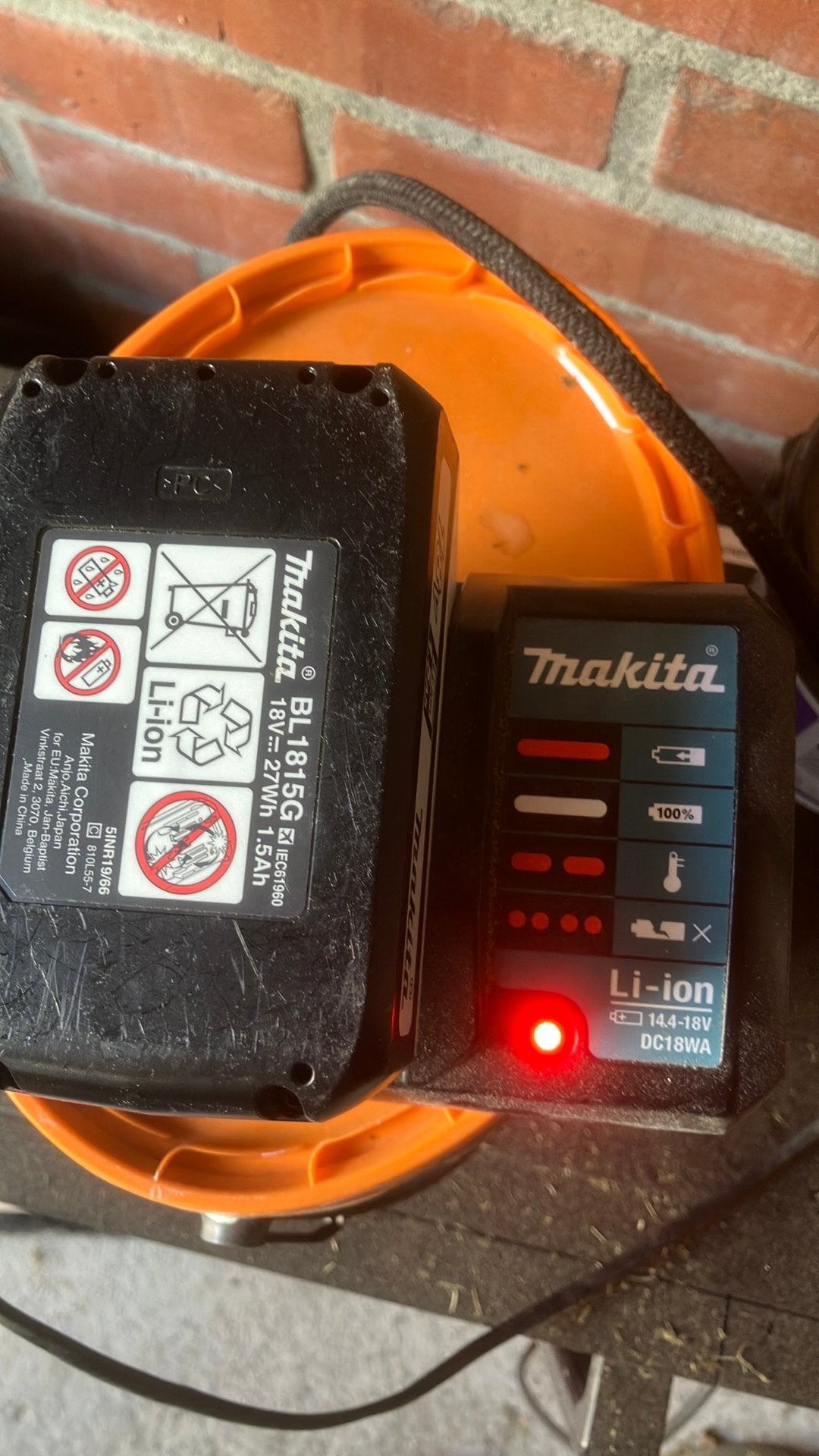Makita 18 V 1,5A lader met accu, Ophalen, Gebruikt