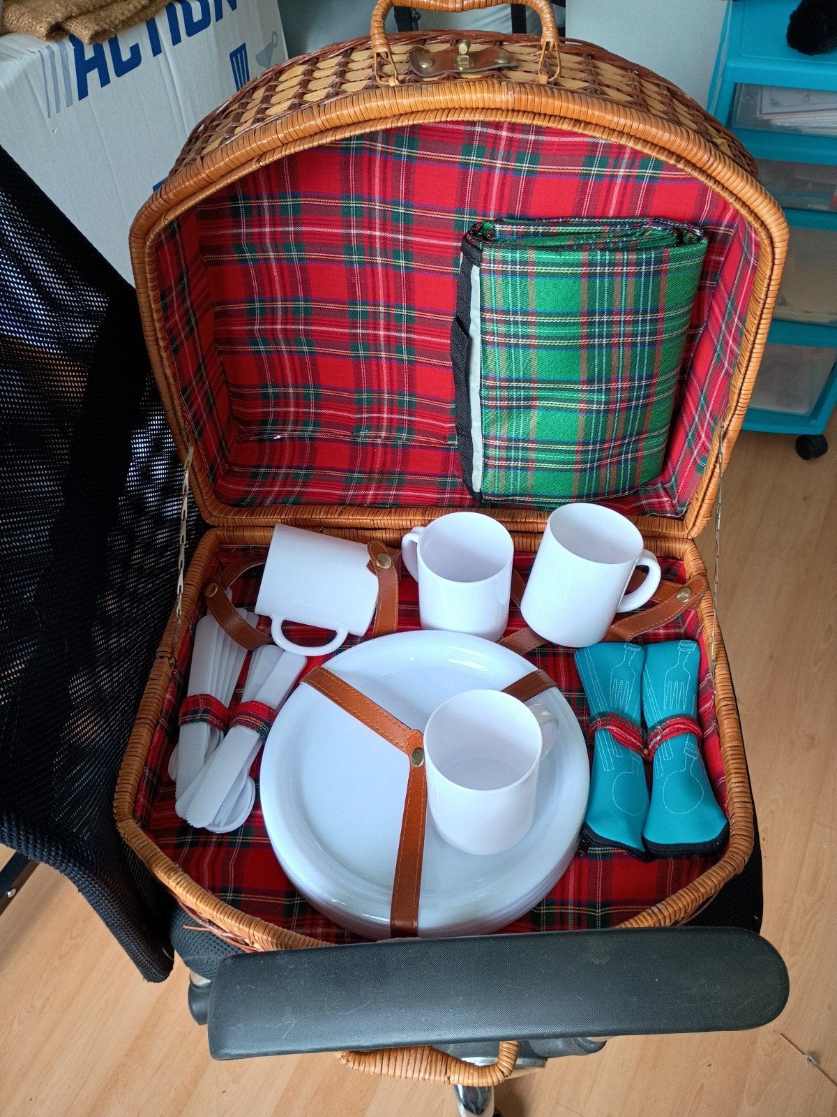 4 persoons picknick mand - vintage, Ophalen of Verzenden, Zo goed als nieuw