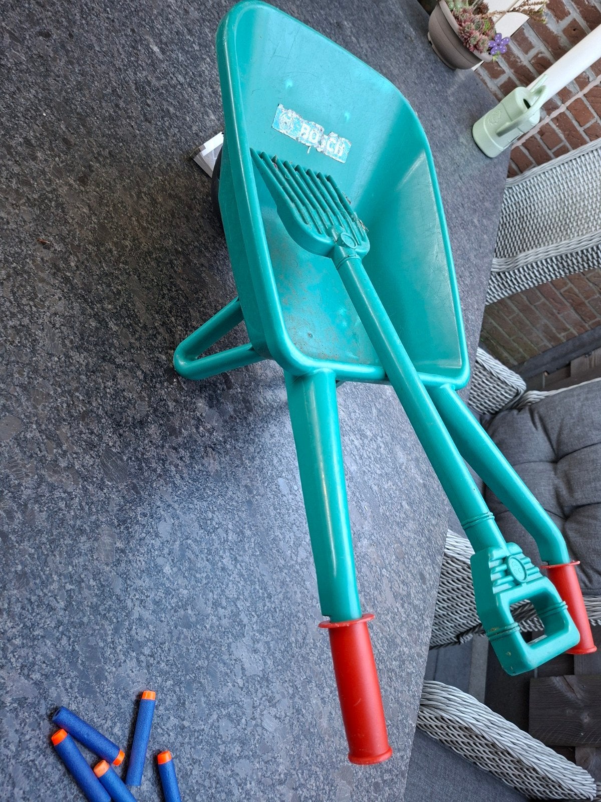 Kinder kruiwagen met harkje - Bosch speelgoed, Ophalen, Gebruikt