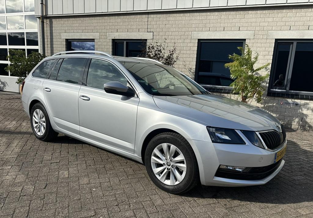 Skoda Octavia Combi 1.6 TDI Clever Ed. (bj 2020), Auto's, Skoda, Gebruikt, 4 cilinders, 116 pk, Origineel Nederlands