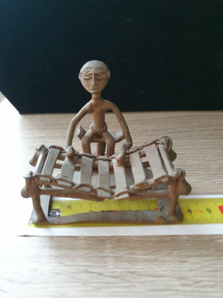 Vintage African figure balafon miniature bronze Ashanti, Antiek en Kunst, Antiek | Koper en Brons, Brons, Ophalen