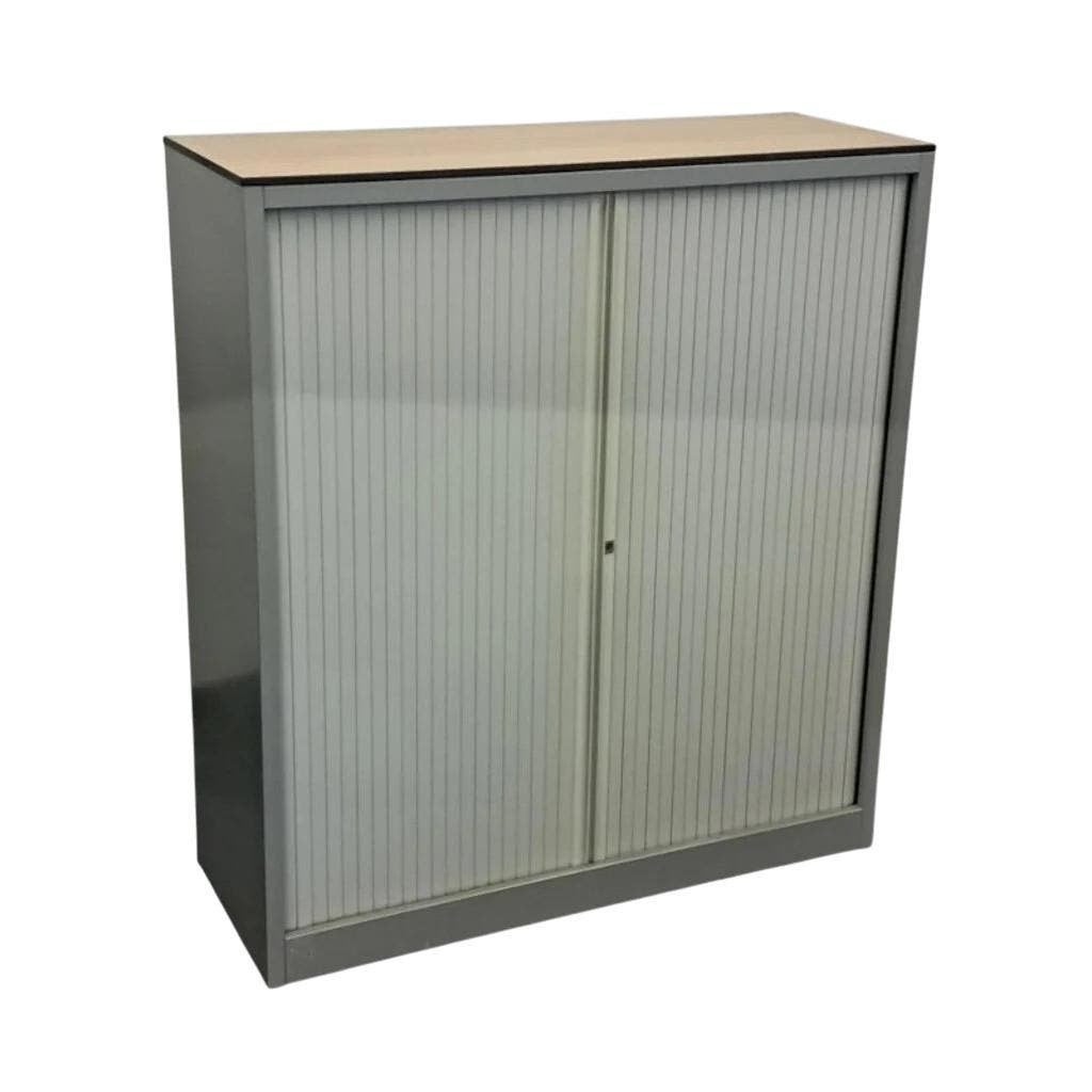 Roldeurkast Zilvergrijs Licht Eiken 135 x 120 x 45, Gebruikt, 100 tot 150 cm, 100 tot 150 cm, Ophalen of Verzenden