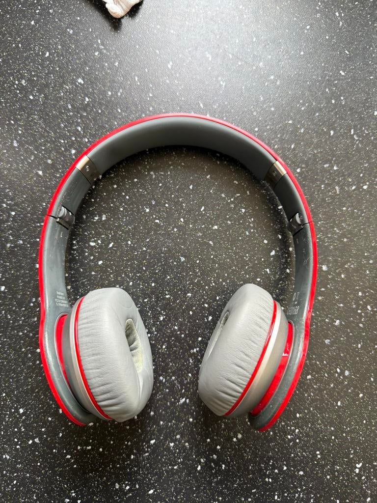 Beats by Dre koptelefoon special edition red, Audio, Tv en Foto, Koptelefoons, Gebruikt, Beats, Ophalen of Verzenden, Over oor (circumaural)