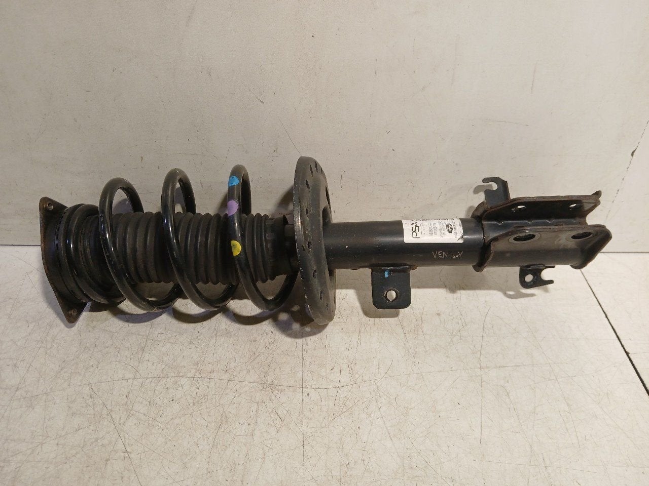 Veerpoot links voor Opel Corsa, Onderdelen@venauto.nl, Van der Ven Autorecycling B.V., Gebruikt, Ettenseweg 76, 4706 PB Roosendaal, The Netherlands