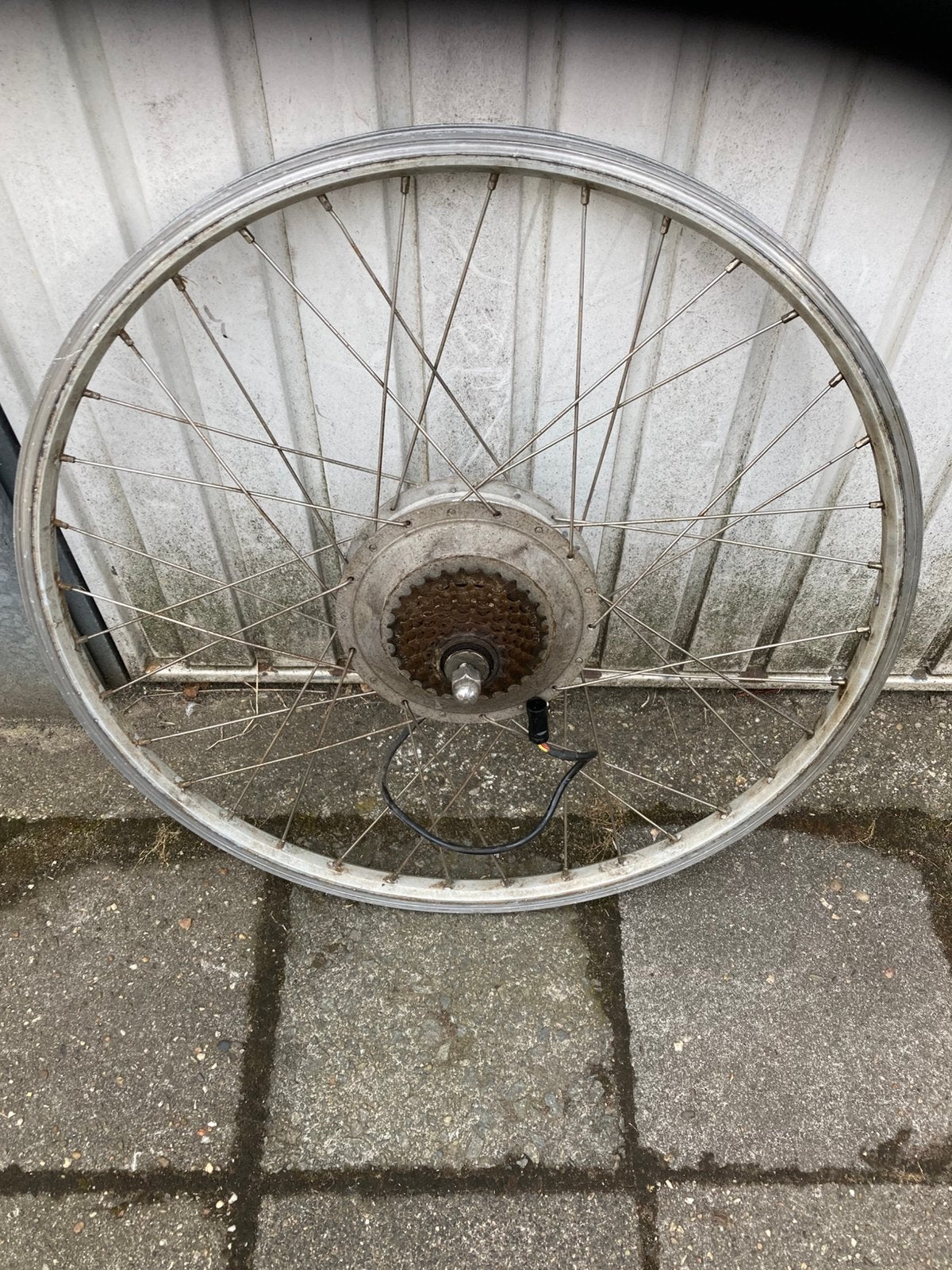 E bike achterwiel 7versn 3 pins stekker 28inch voor koga enz, Fietsen en Brommers, Gebruikt, Aluminium, Ophalen, Elektrische fiets