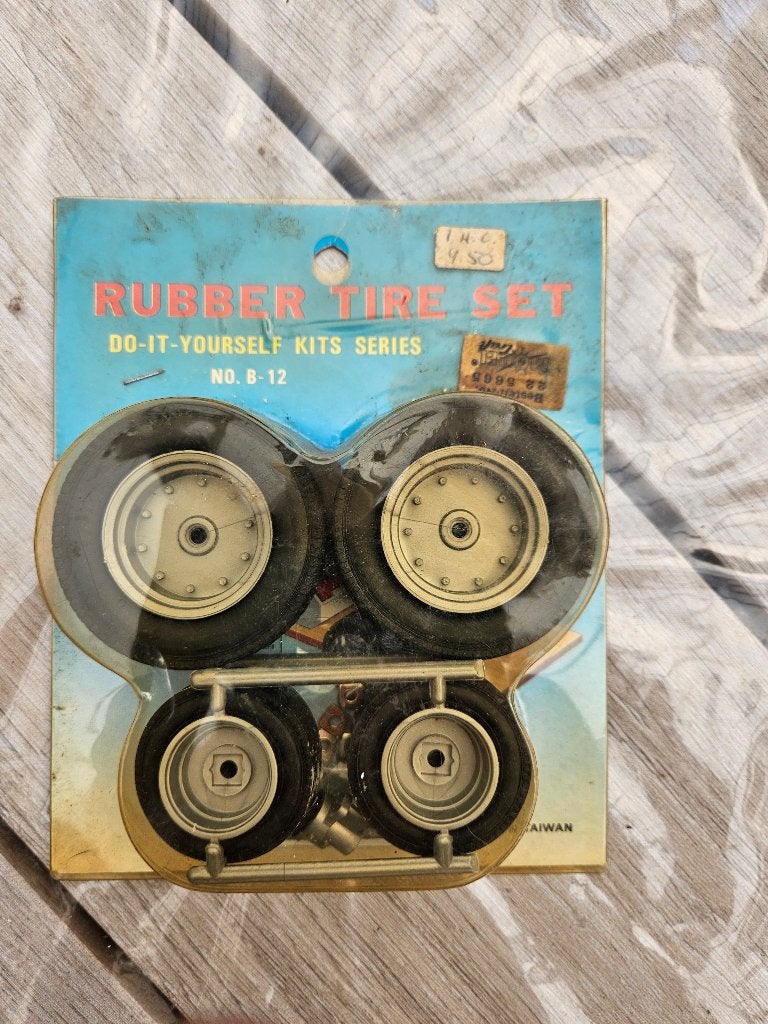 Rubber tire set voor zelfbouw, Ophalen of Verzenden, Nieuw, Overige schalen, Onderdeel